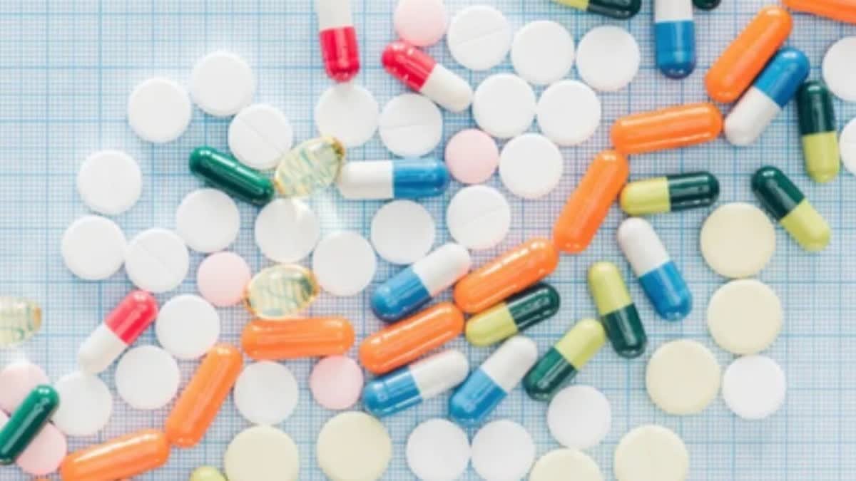 U.S. Announces Steep Tariffs on Imported Generic Drugs Starting 2028, Raising Concerns for India’s Pharmaceutical Exports