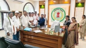 Congress Delegation Visits Malaria-Hit Ravghat in Kanker, Submits Memorandum Seeking Urgent Government Action