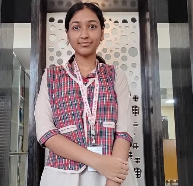 Janjgir Student Pihu Singhania Excels in Both NEET and JEE on Her First Attempt