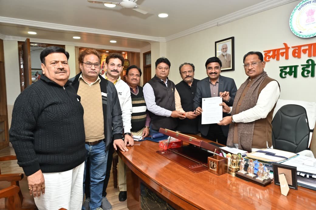Chhattisgarh Government to Hold Key Meeting on Cashless Healthcare Scheme for Employees; Two American Health Policy Experts React