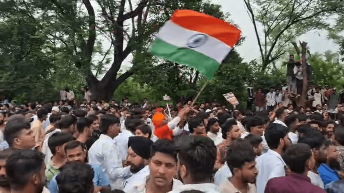 ‘Save Bhilai’ Movement: Congress Protests Against House Lease and Retention Notices
