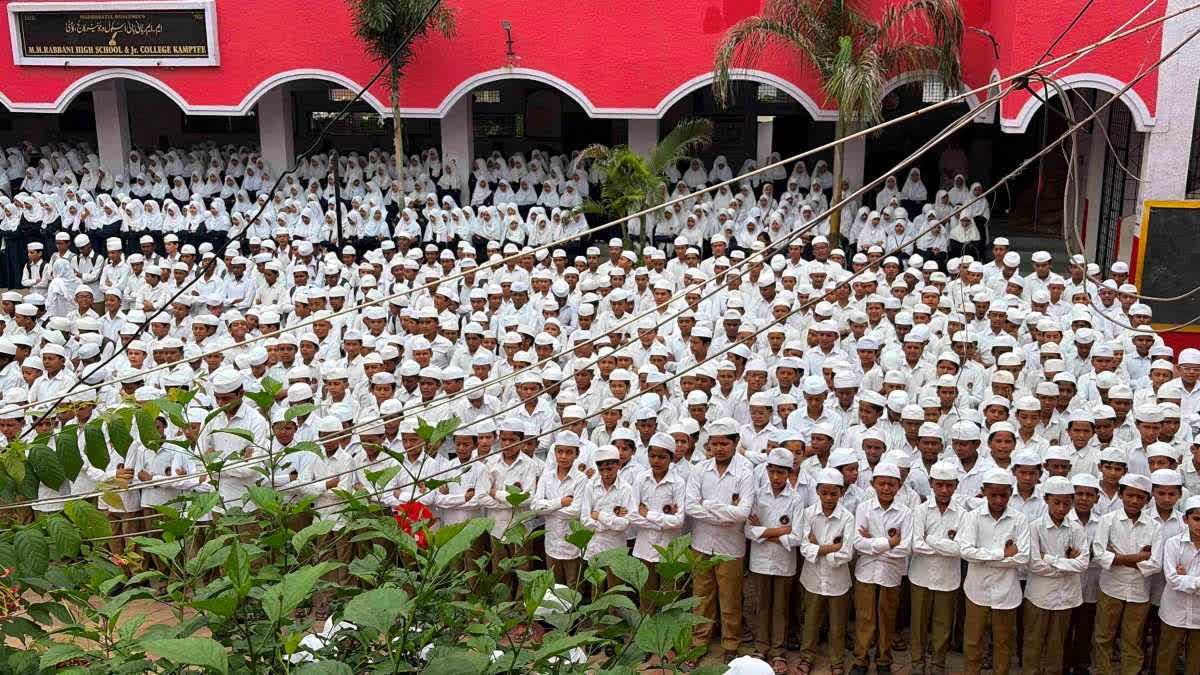 Nagpur School Keeps 94-Year-Old Gandhi Cap Tradition Alive