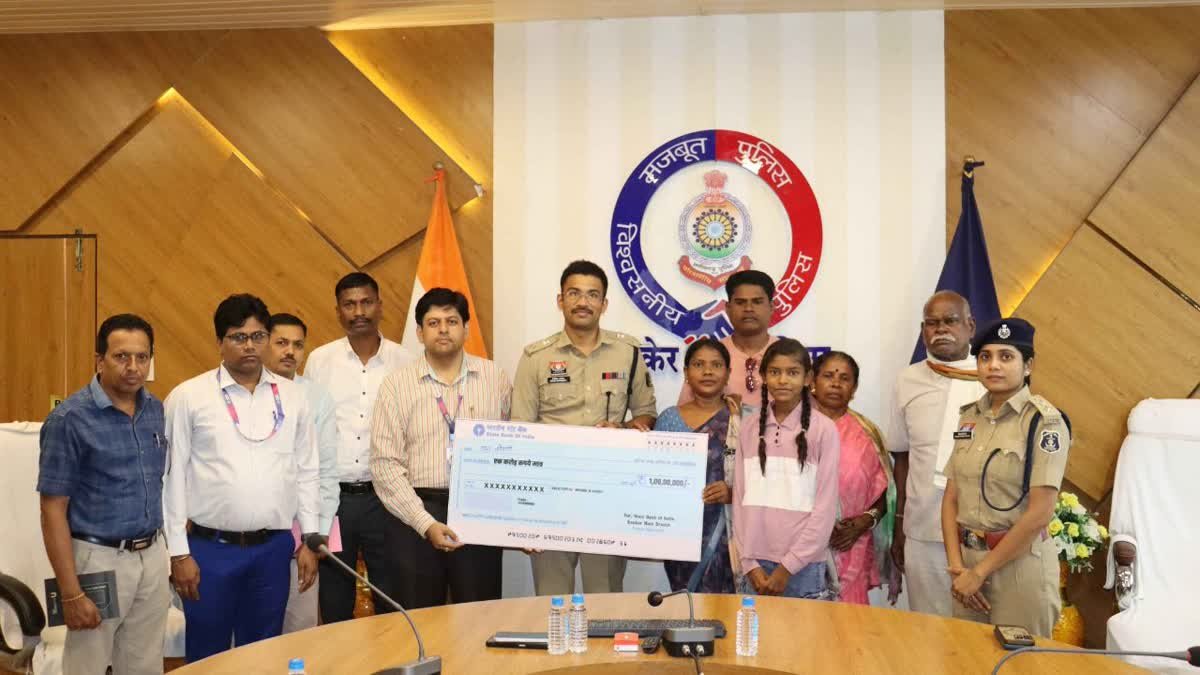 Constable Surjeet Kodopi’s Family Receives ₹1 Crore Insurance Assistance Under Police Salary Package Scheme