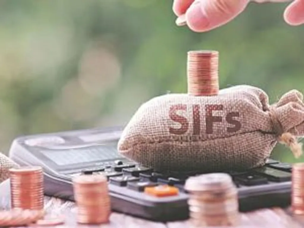 SIF Momentum Accelerates: AUM Rises 30% to ₹23,177 Crore in July, Folios Near 1 Lakh