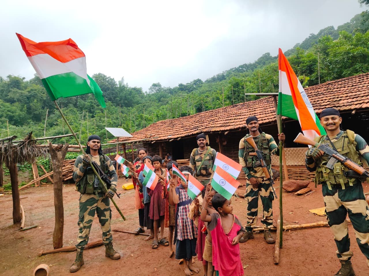 BSF’s ‘Har Ghar Tiranga’ Campaign Reaches Interior Abujhmaad, Marking a New Chapter of Trust and National Integration